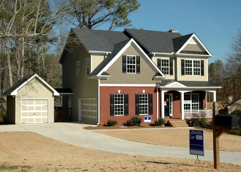 Your Agent Says Spring Is Prime Home-Buying Season — But That's Really Prime Agent Season